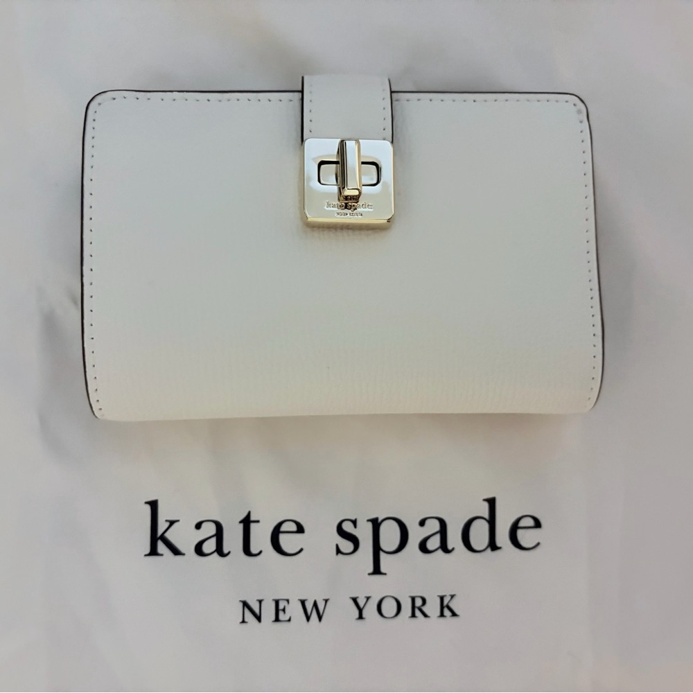 🆕 Kate Spade Medium Bifold Wallet in Meringue